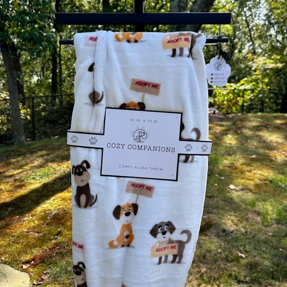 Cozy Companions Adopt Dogs Plush Throw Blanket 50x70 White Oversized NWT - Picture 4 of 9